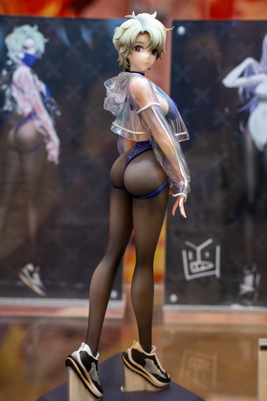 【WF上海】运动鞋×高开衩×口罩 塞琪