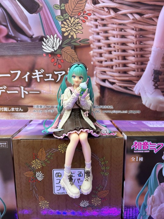 FURYU 压泡面 初音未来 -秋日之约- 门店展示转图