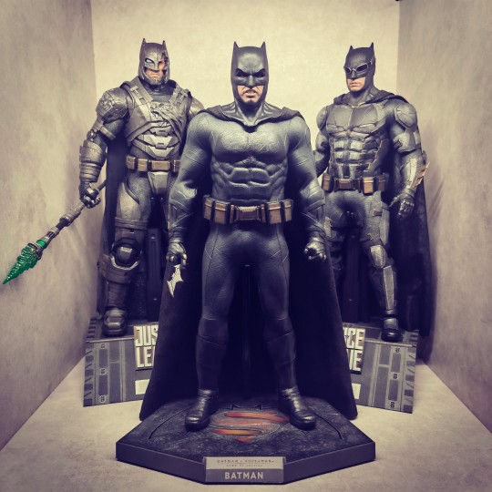 hottoys 蝙蝠侠 轻甲 中甲 战损重甲