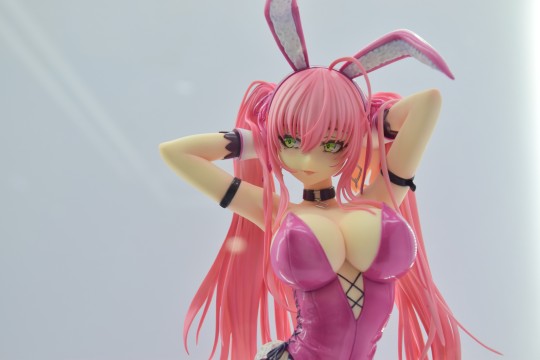 wf场照-粉色双马尾兔女郎