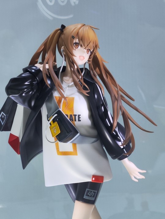 HobbyMax 少女前线 UMP9 蜜蜂的膝盖 WF上海