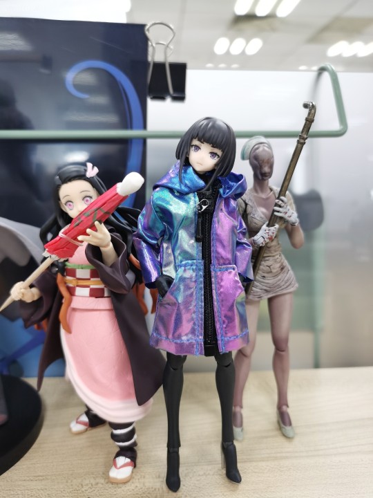 校园里的温柔女同学