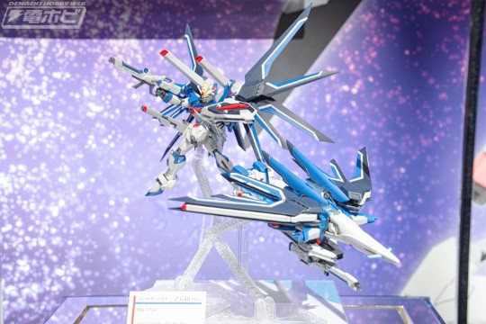 HG 机动战士高达SEED FREEDOM 飞升自由高达 展图搬运