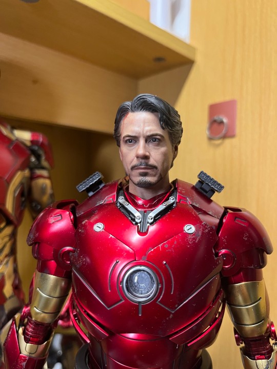 按吧友的建议把眉毛胡子补点色，看着更顺眼了