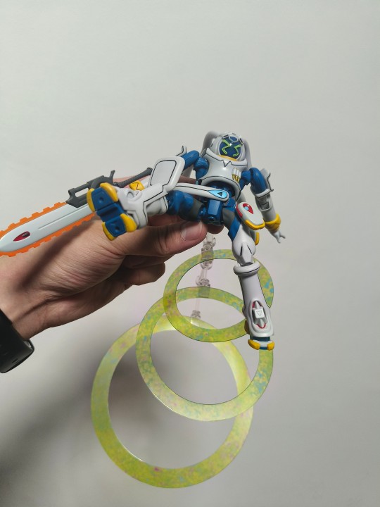 感觉还是得配上光环玩