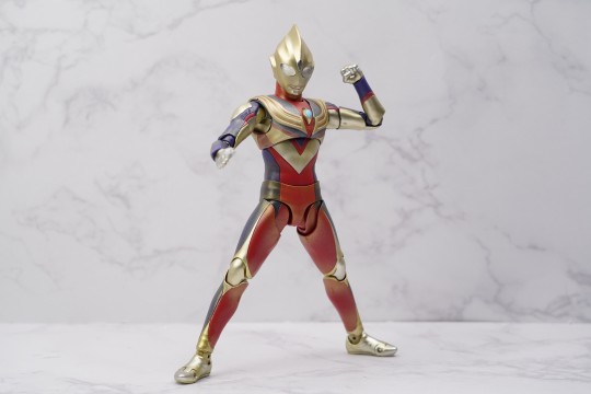 真骨雕 闪耀迪迦