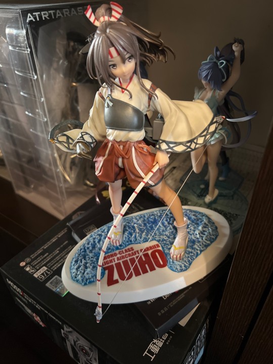 日版瑞凤，不知道为什么有波浪底座