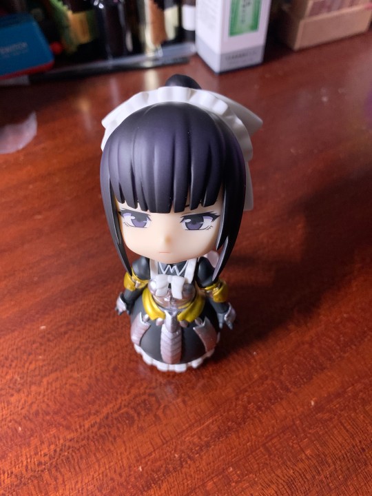 兵装女仆娜贝向您报到