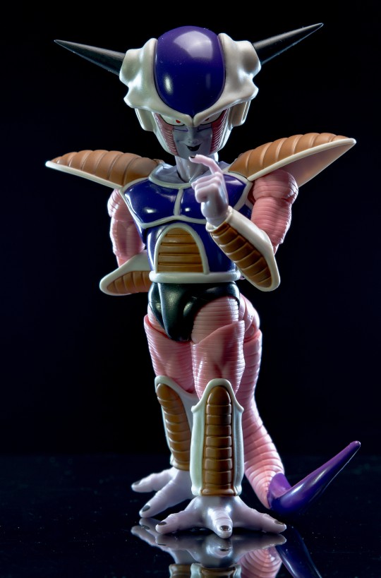 shf 弗利萨第一形态