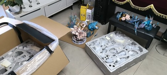 卖了卖了不过有一说一ua的雕像出手折的是真的厉害😢大家以后如果不是特别特别特别特别喜欢的话，真的谨慎入手