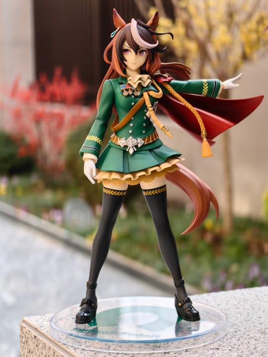 造型还行。不过毕竟是一番赏，细看做工是挺糙