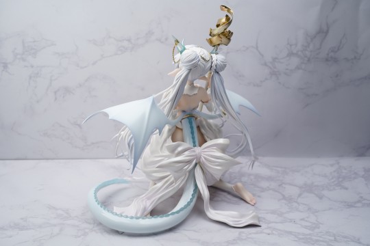 年底难蚌手办 需要玩家自己用双面胶固定衣服 native缪蕾丝