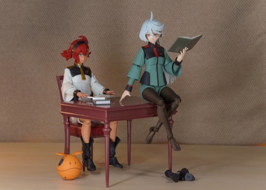 拿hooi的活动卷买了太复古书桌