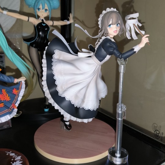 额外买了个支撑杆，不然看着实在难受