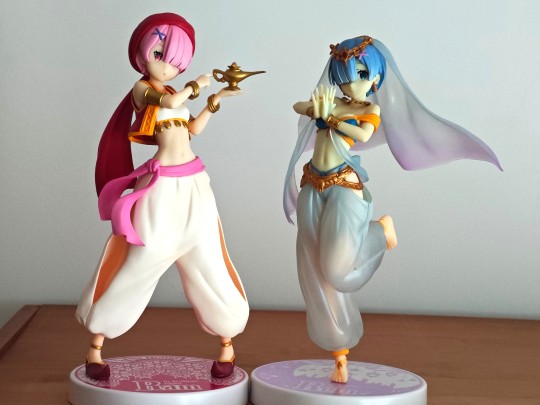 听说了这款发蓝，没想到这么蓝，蓝得我发慌......