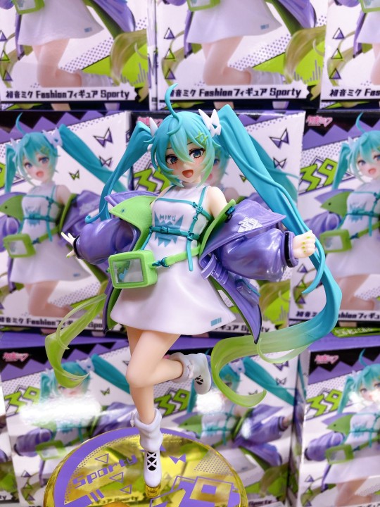 TAITO Fashion 初音未来 休闲时装 大货实拍返图搬运