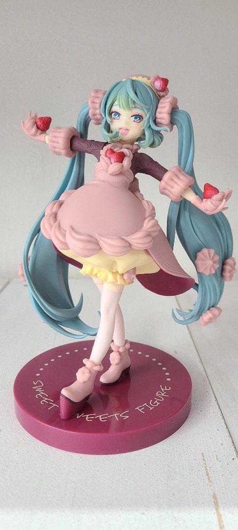 FURYU 初音未来 甜品系列 -草莓巧克力松饼- 再版  大货实拍返图搬运