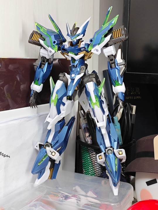 因为游戏买的模型，拼完就装盒子了，素质可以，价钱便宜，就是对机甲提不起劲了