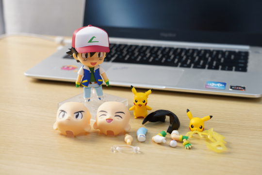 粘土人#800 精灵宝可梦 皮卡丘 与 小智拆箱记录