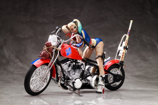 古校长 哈莉奎茵&摩托