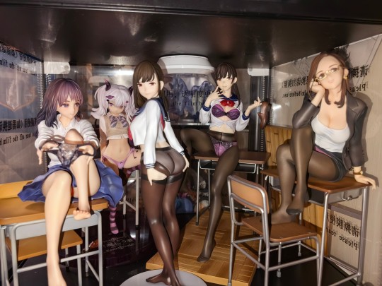 不知不觉凑齐了一教室