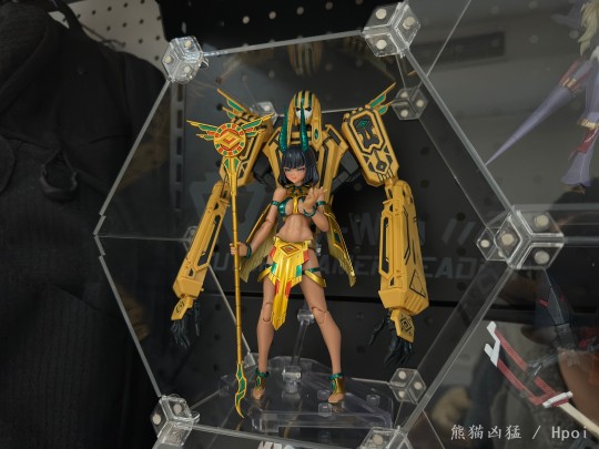 新鲜喷漆的小艳后，还没无缝勾线贴纸保护漆