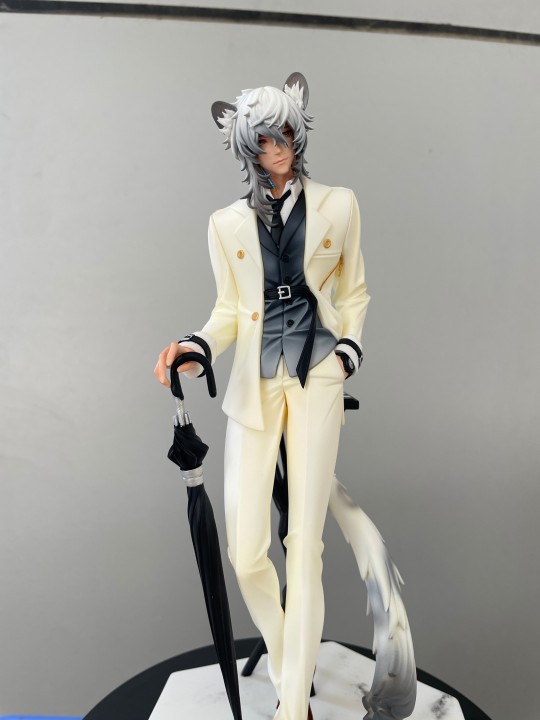 银灰邀约第三只涂装代工，白色版本