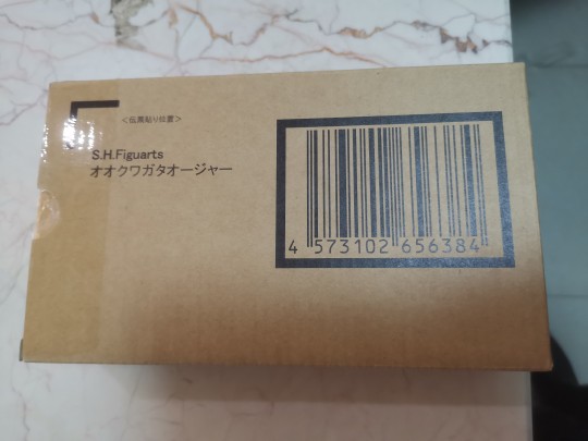 全身金属银涂装是真的帅，只不过拍照很像灰色