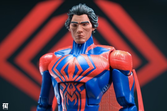 给蜘蛛侠2099换个头