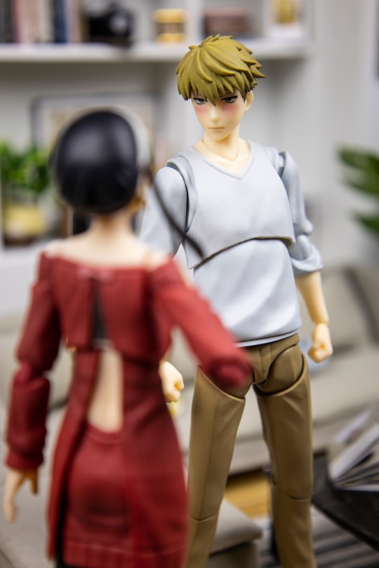 万代 SHF 间谍过家家 劳埃德福杰 居家服 【吾昂王的模玩摄影分享】