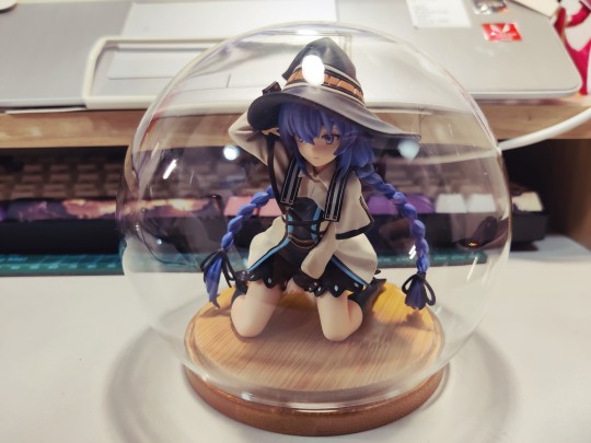 玻璃球里的洛琪希