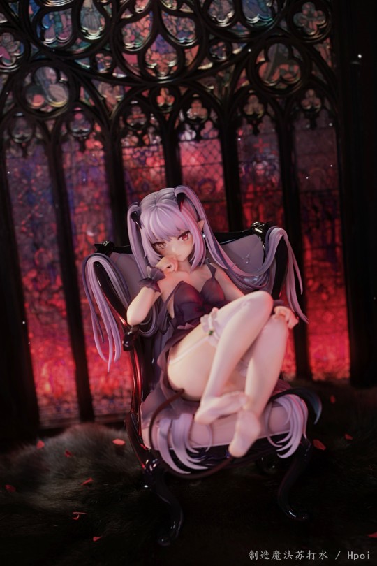 「杂鱼……这个？哼……吃吧」