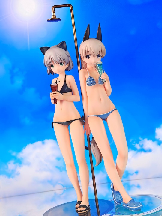 桑妮亚＆艾拉 泳装Ver