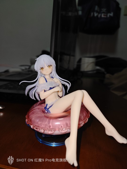 立华奏泳圈手办