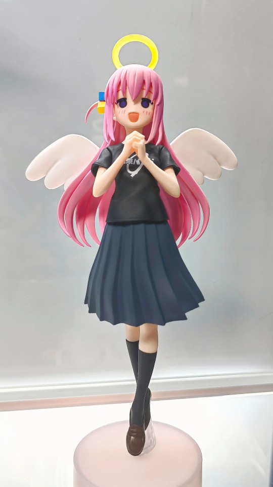 露出坚毅的眼神心灵却早已升天的波奇酱