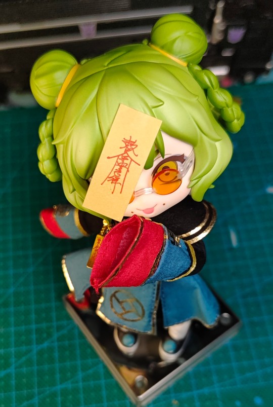 一脸嚣张的雌小鬼僵尸你喜欢吗