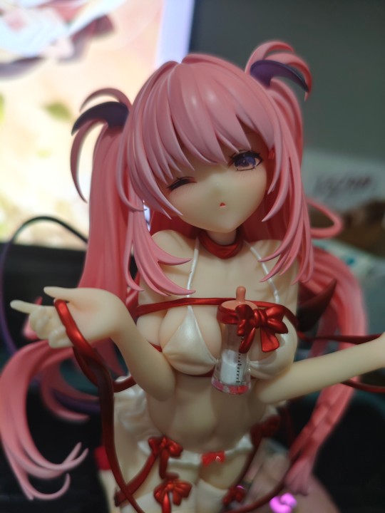 露露姆，手机渣拍，