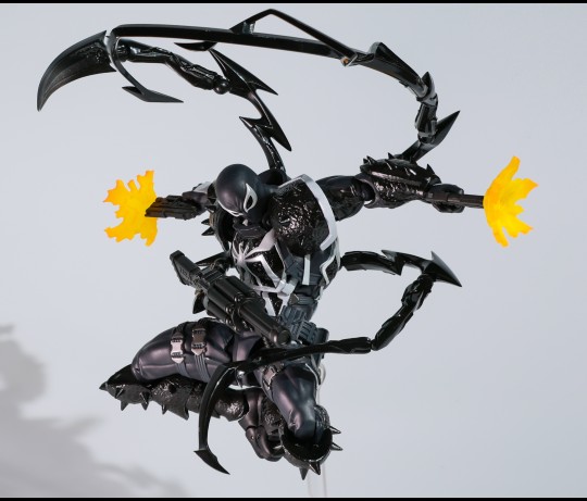 海洋堂 毒液特工