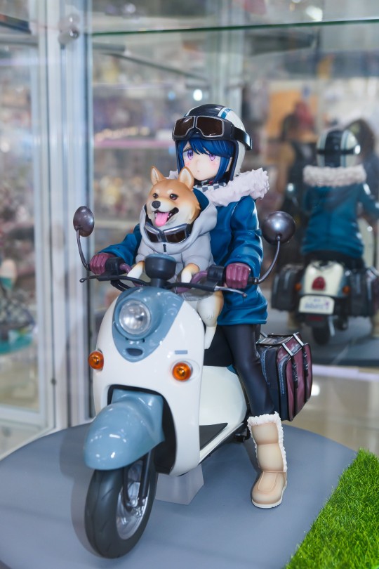 F:NEX  摇曳露营△ 志摩凛 展图搬运