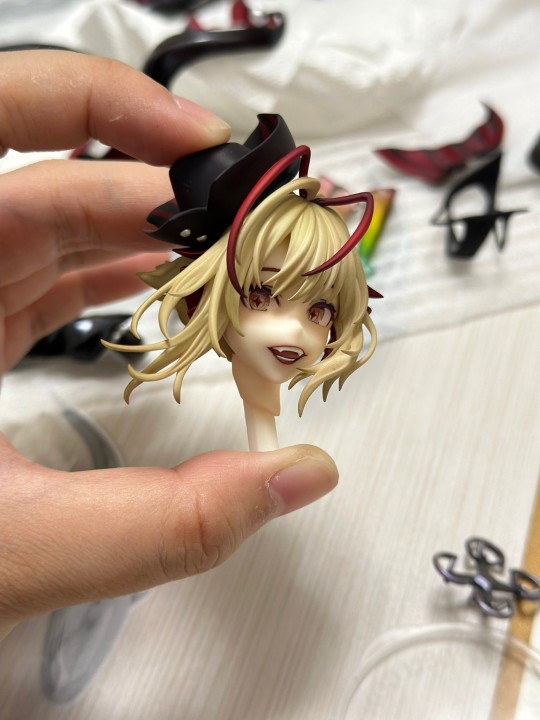 感觉脸怪怪的，还是得修一下吧