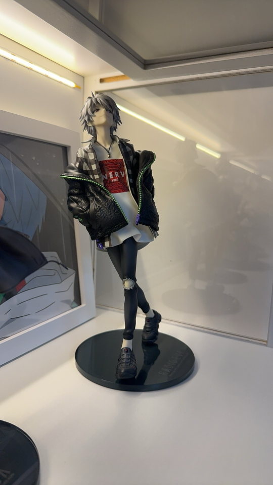 最近天热了 手办要晕倒了