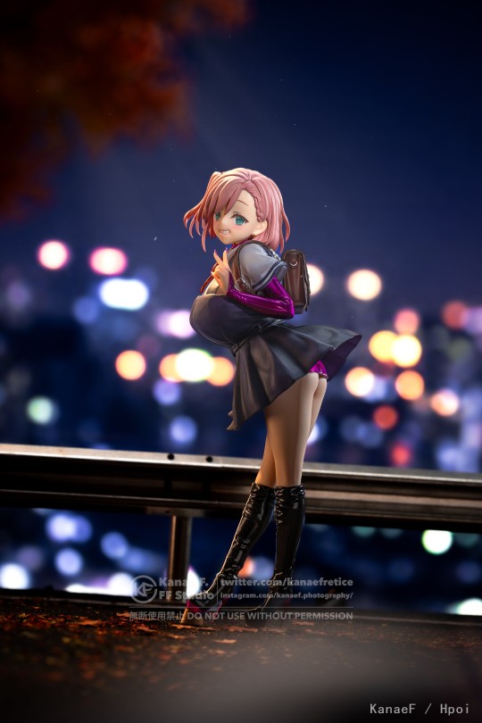 开夜路小心突然出现的学生妹