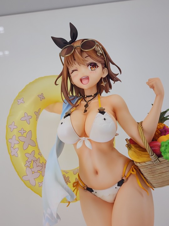 莱莎 泳装 展示品