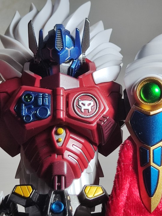 风雷可动 白狮擎天柱