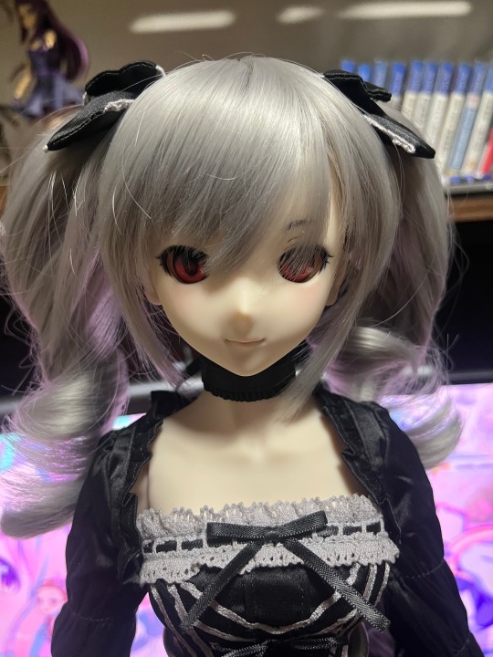 不知道为啥刘海发梢有高温烫过的痕迹