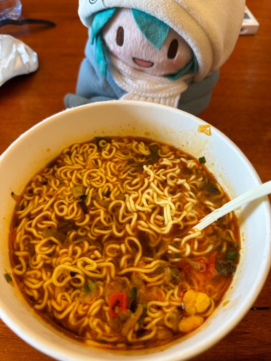 fufu也要吃泡面(￣▽￣)