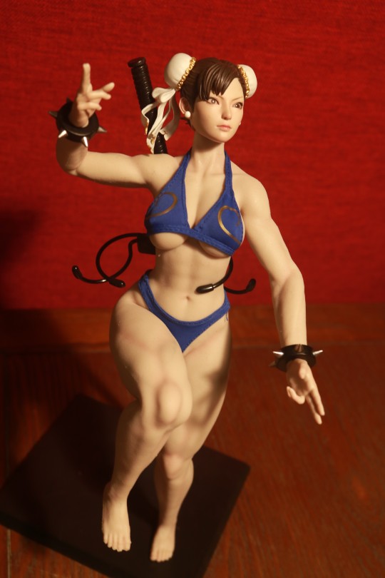 泳装春丽真的很健康