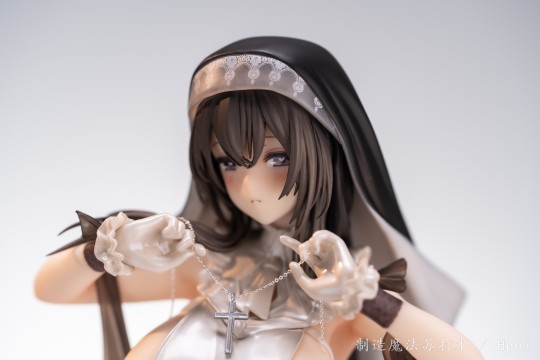 遇到这样不穿胖次的修女我直接超越光速