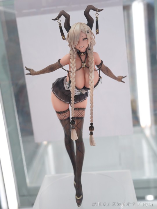 周日逛百联巧遇店员展示尾张