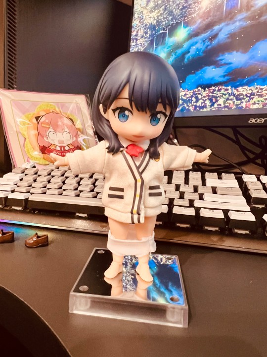 我给六花换衣服